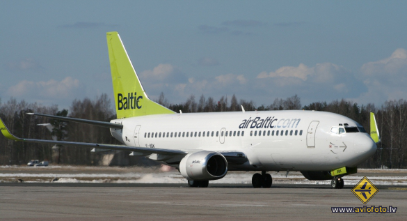 Boeing 737-33V